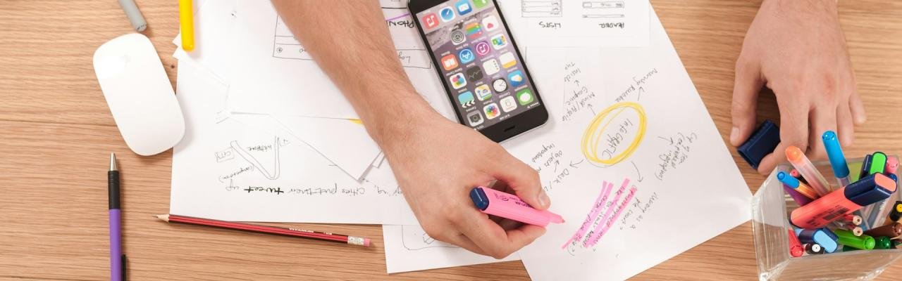 Tarjetas de Presentación (física y digitales)